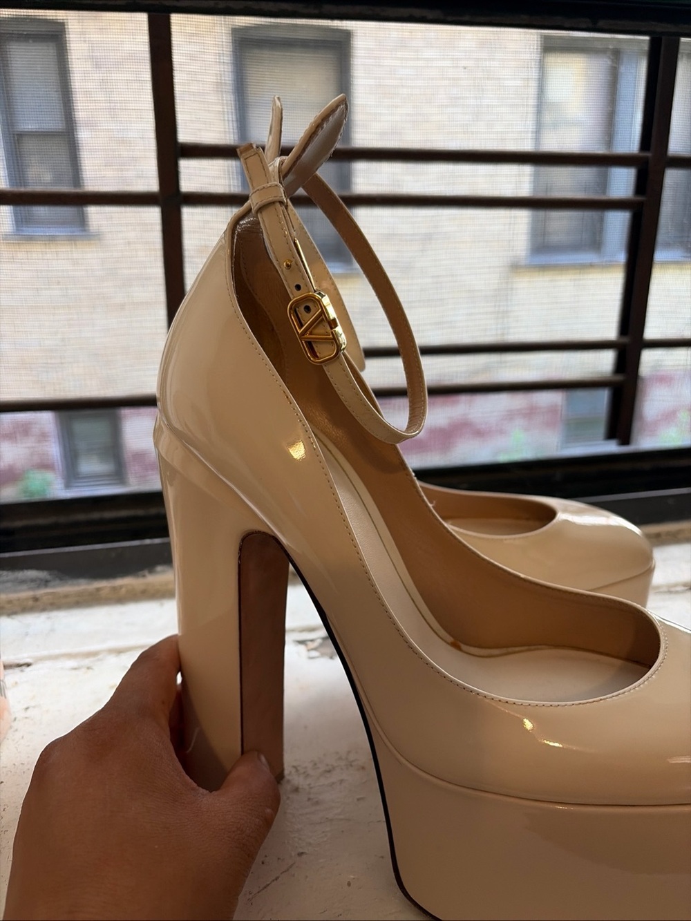 Valentino Tan-Go Platform Mary Jane Shoes - Picture 4 of 7